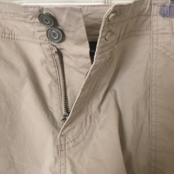 Khaki shorts - Picture 3 of 4